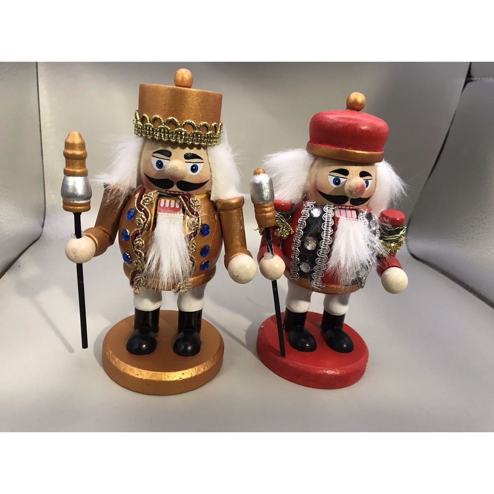 Christmas Noel Navidad 2 Wooden Nutcrackers‎ 6" High